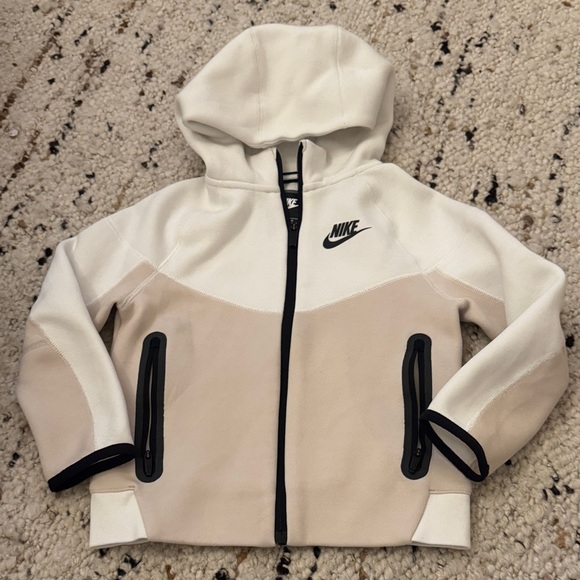 Nike Other - Nike Kids' Cream and White Raincoat